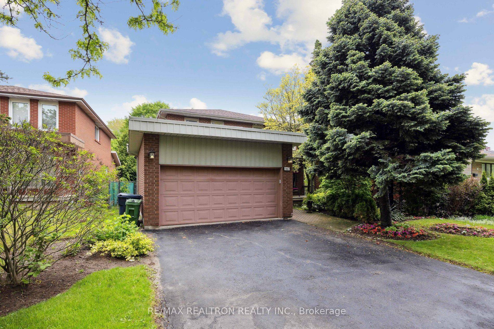 Toronto C06, ON M3H 2Y1,167 Faywood BLVD