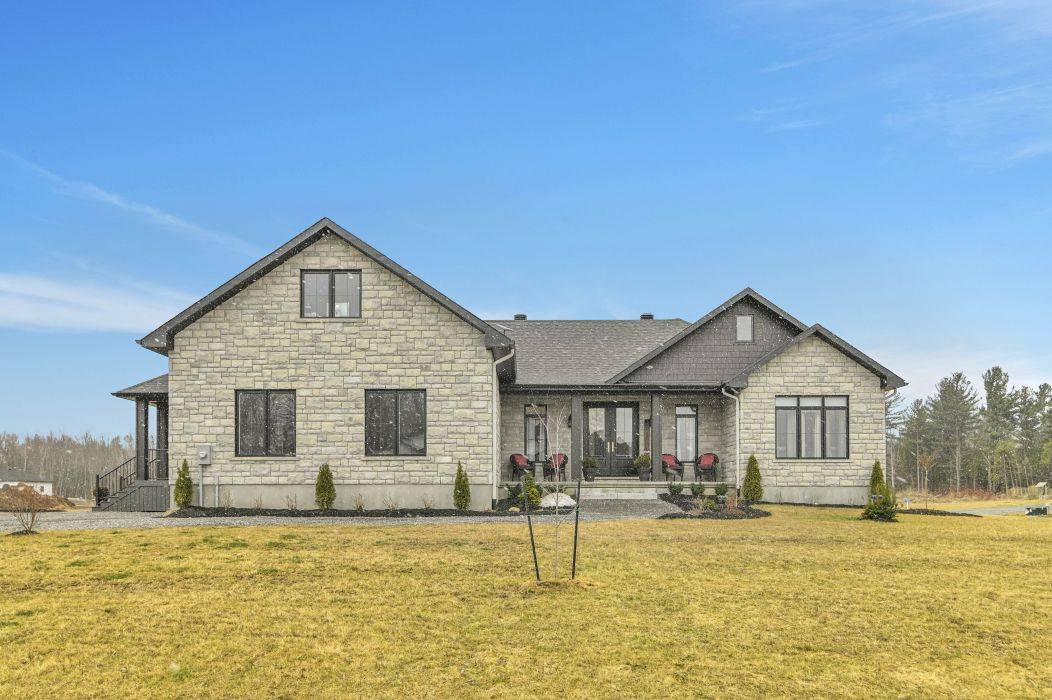 North Dundas, ON K0E 1S0,1684 Trizisky ST