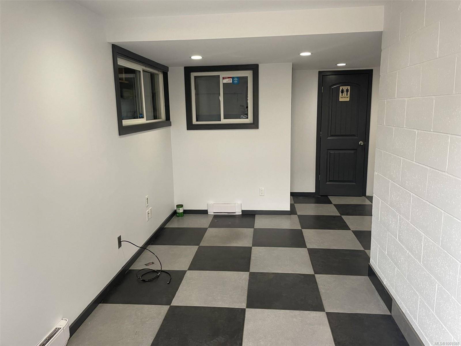Langford, BC V9B 2S4,931 Dunford Ave #101