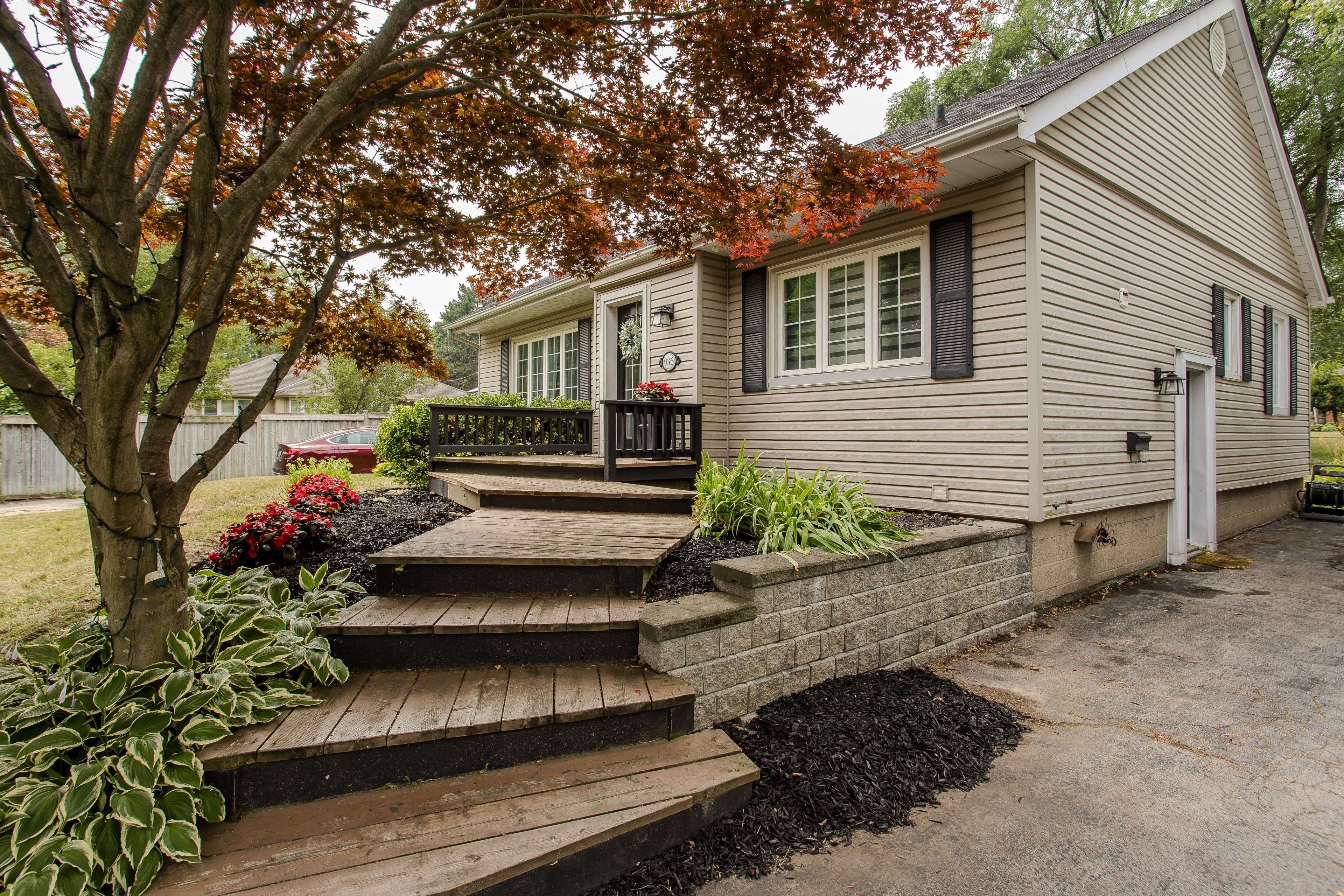 Burlington, ON L7T 3G1,936 Harvey PL