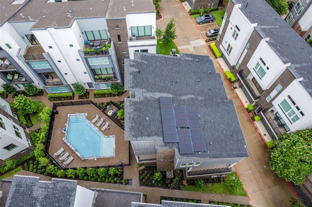 Dallas, TX 75203,381 E Greenbriar Lane #501