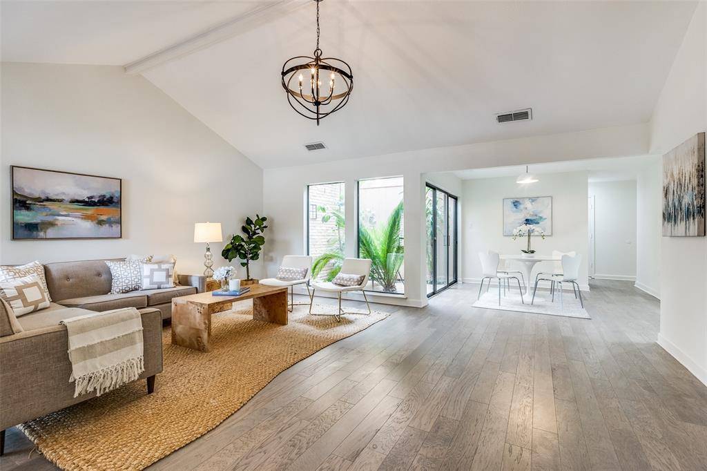 Dallas, TX 75238,9502 Summerhill Lane