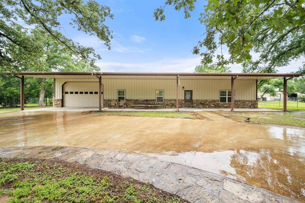 Streetman, TX 75859,115 Maiden Lane