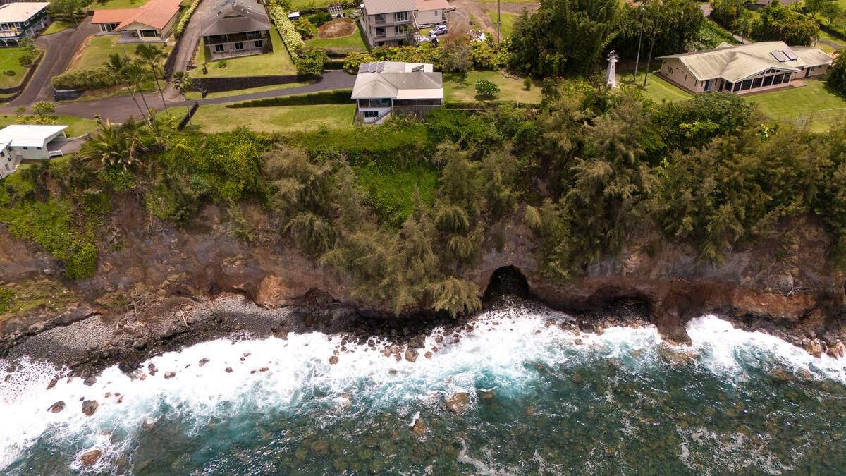 Hilo, HI 96720,224 PAUKAA DR