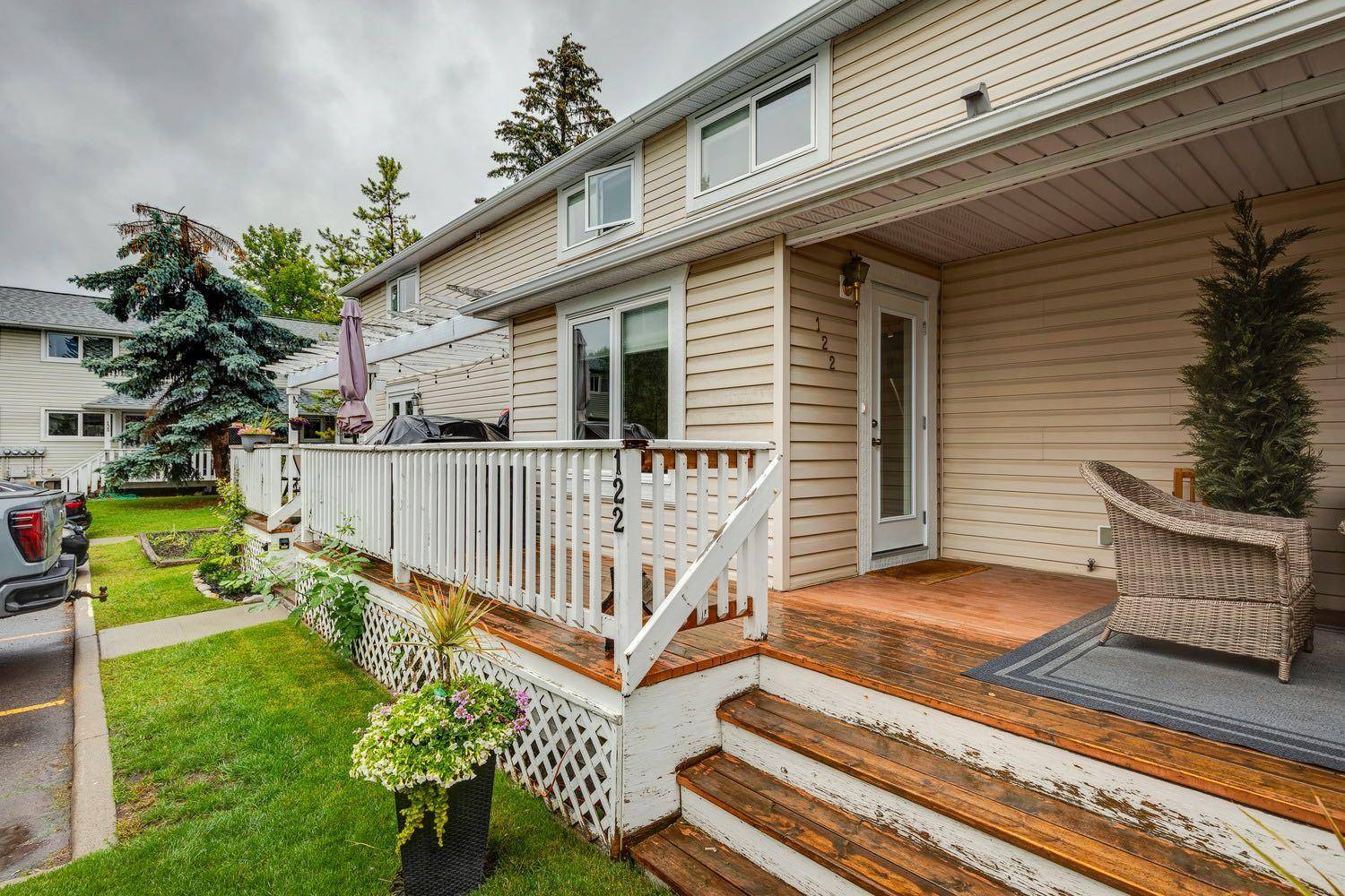 Calgary, AB T3E7H4,122 Killarney Glen CT SW