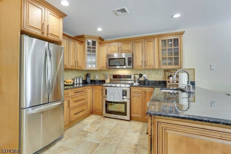 Vernon Twp., NJ 07462,1 Arnold Palmer Ct