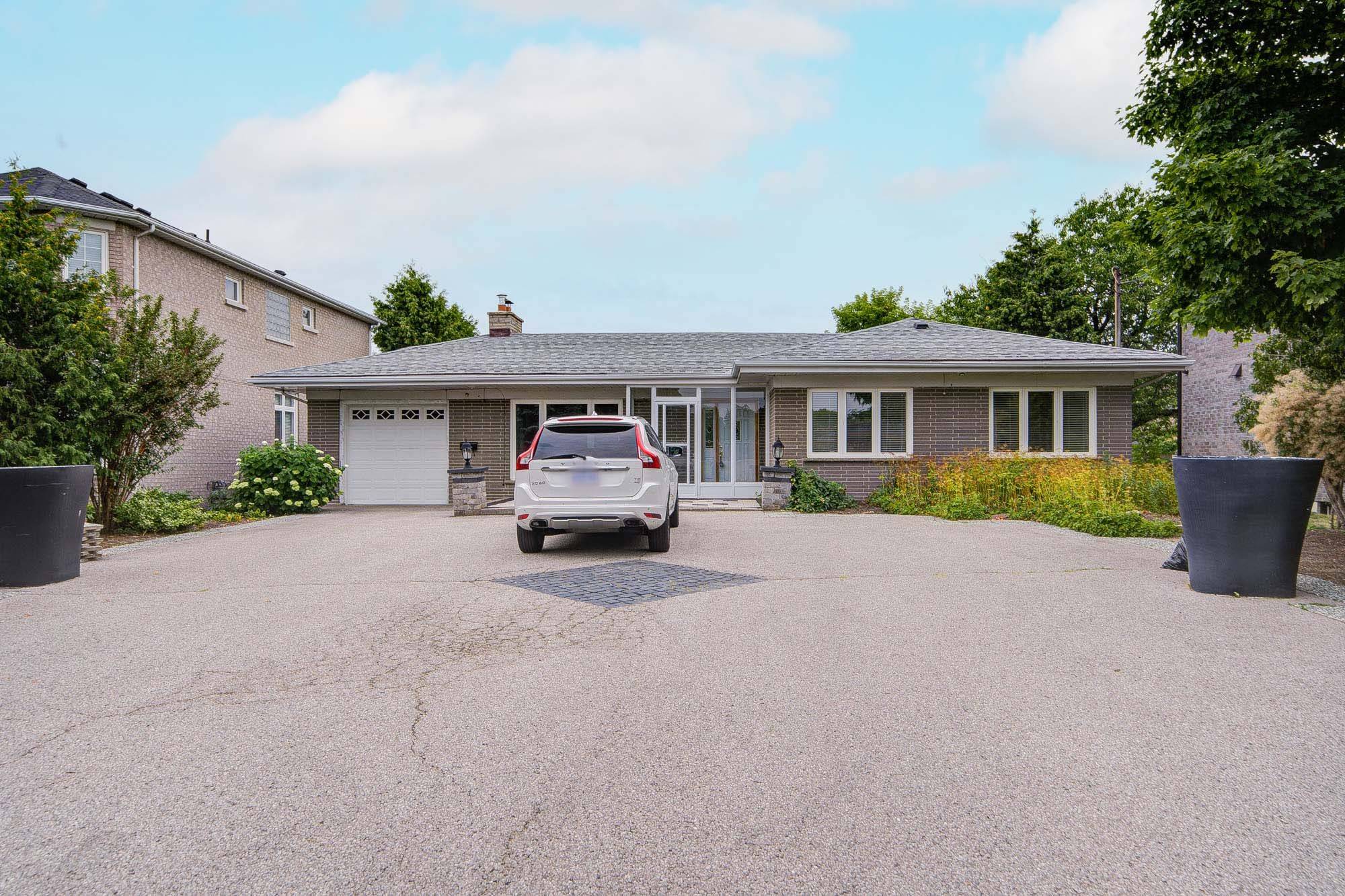 Toronto E05, ON M1W 1A7,134 Fairglen AVE