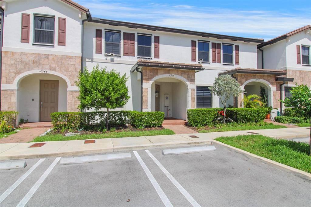 Hialeah, FL 33018,10956 W 32nd Ln #10956