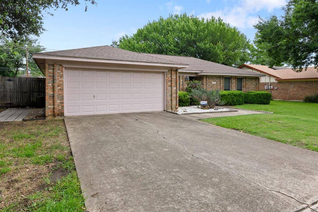 North Richland Hills, TX 76180,6921 Meadow Park N