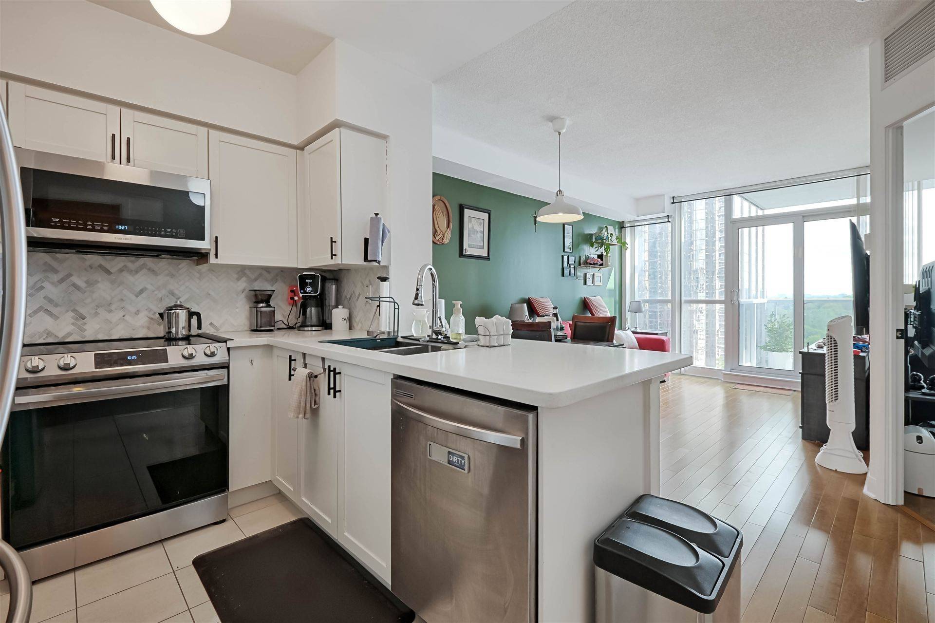Toronto C07, ON M2N 7G9,4968 Yonge ST #1507