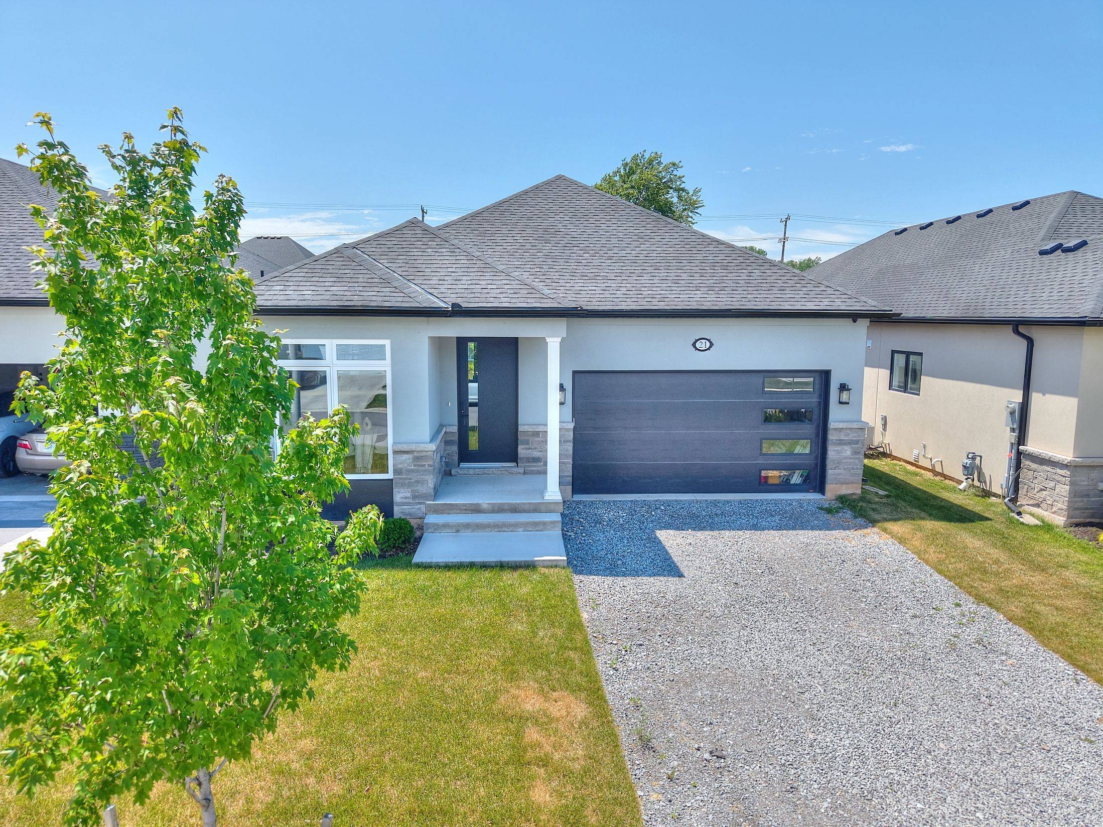 Fort Erie, ON L0S 1N0,21 Sunrise CT N