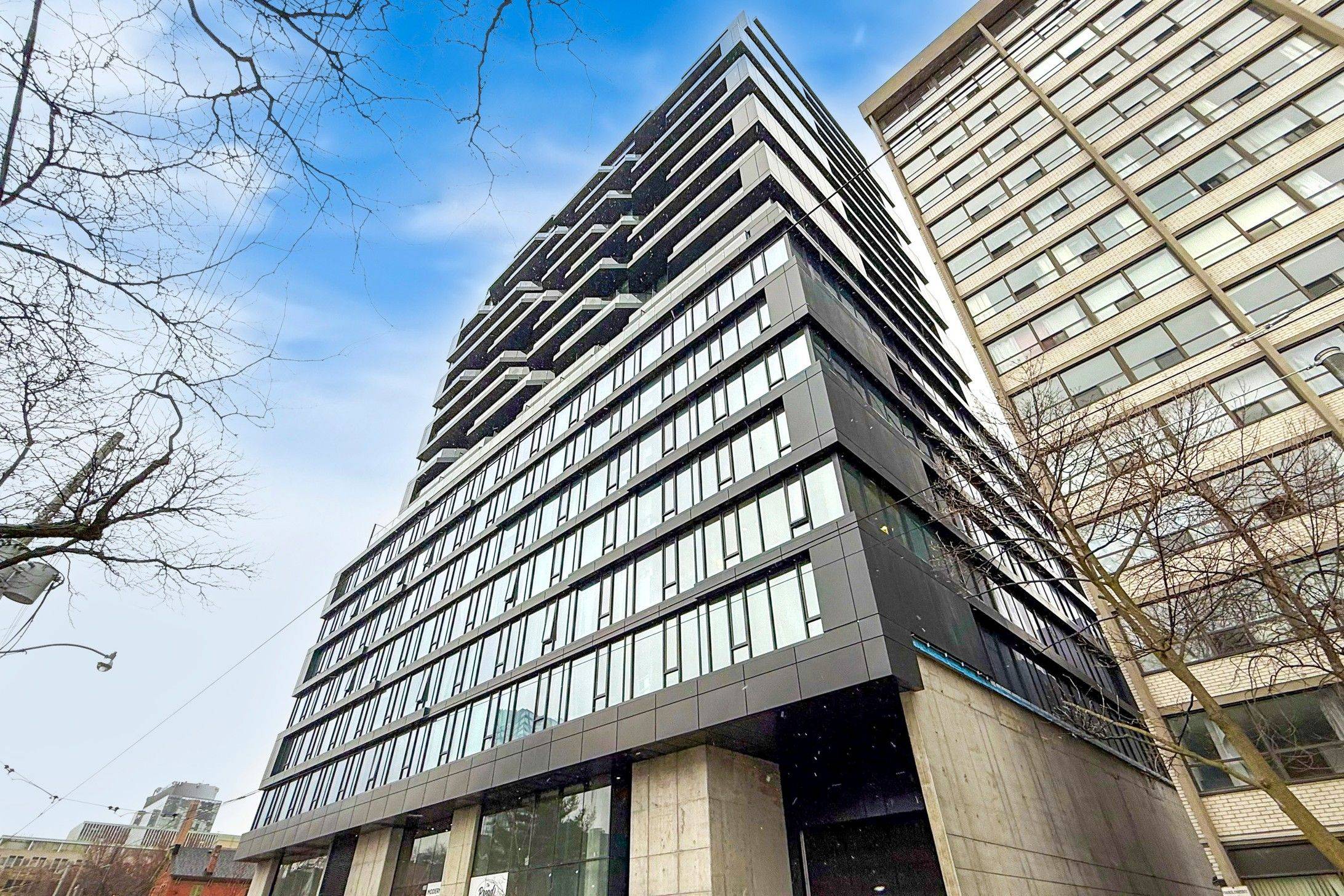 Toronto C01, ON M5T 0E5,195 McCaul ST #1801