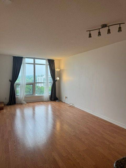 Richmond Hill, ON L4C 0T3,18 Harding BLVD #1124