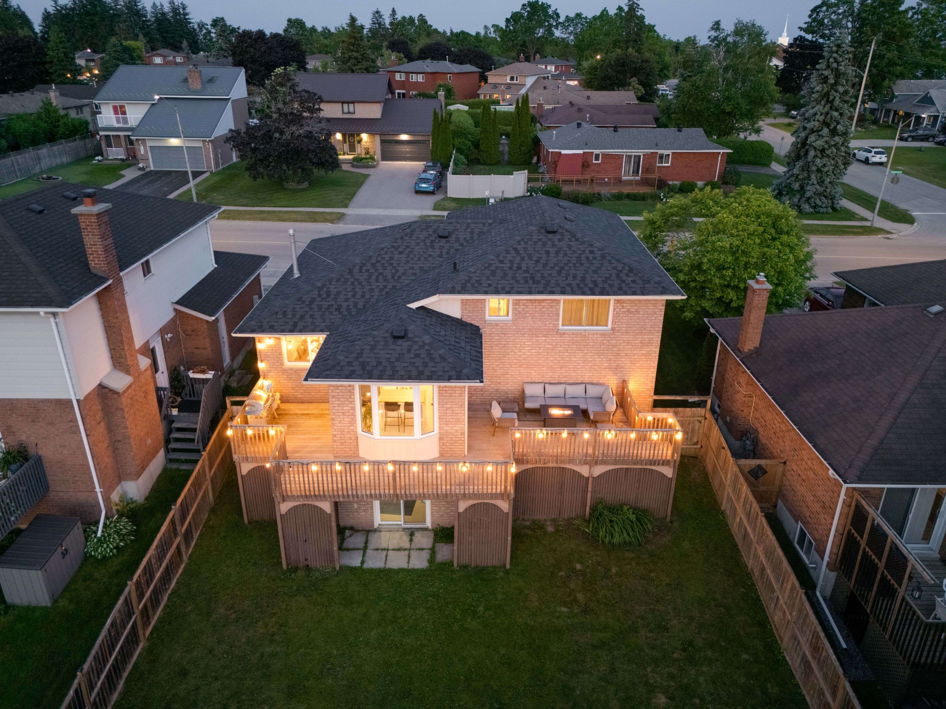 Orillia, ON L3V 7S5,258 COLLEGIATE DR