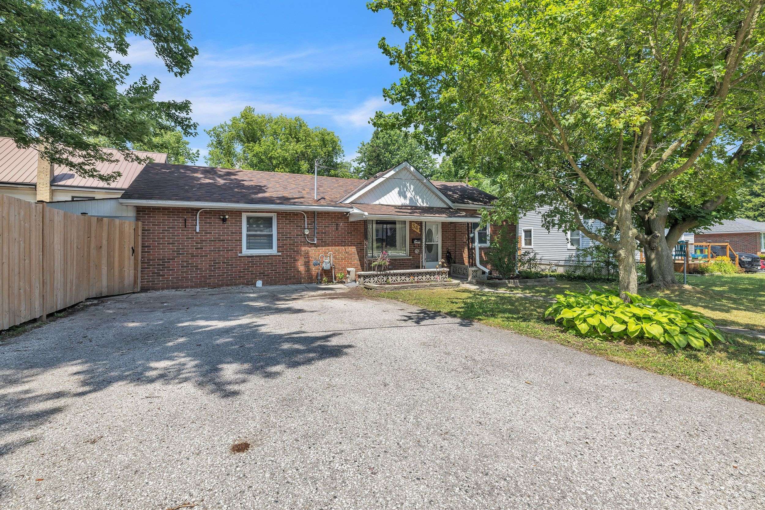 Woodstock, ON N4S 2C2,341 Hay ST