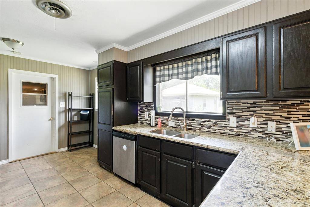 Weatherford, TX 76086,1442 W Water Street