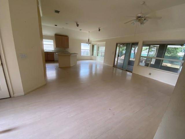 Denton, TX 76207,9704 Pinewood Drive