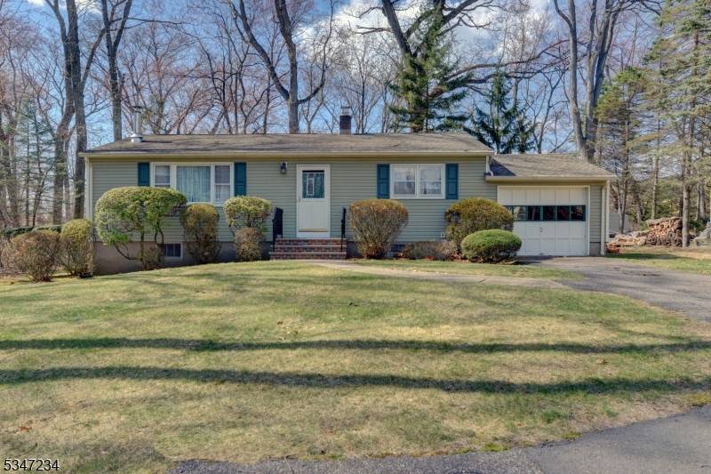 Paramus Boro, NJ 07652,160 Jerome Ave