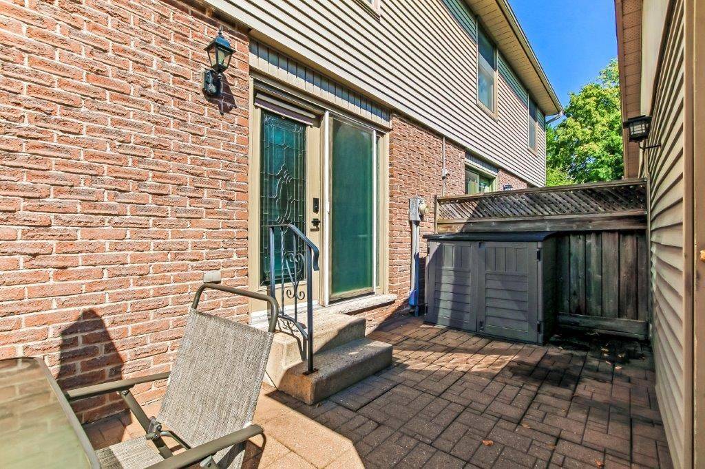 London South, ON N6J 3N7,10 Berkshire CT
