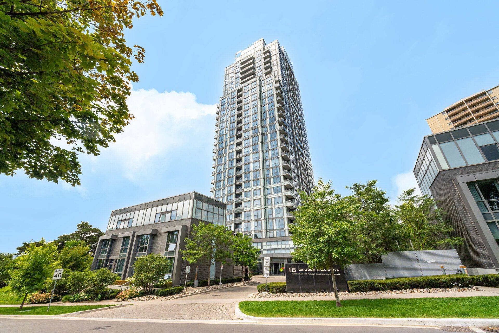 Toronto C13, ON M3A 0A4,18 Graydon Hall DR #PH05