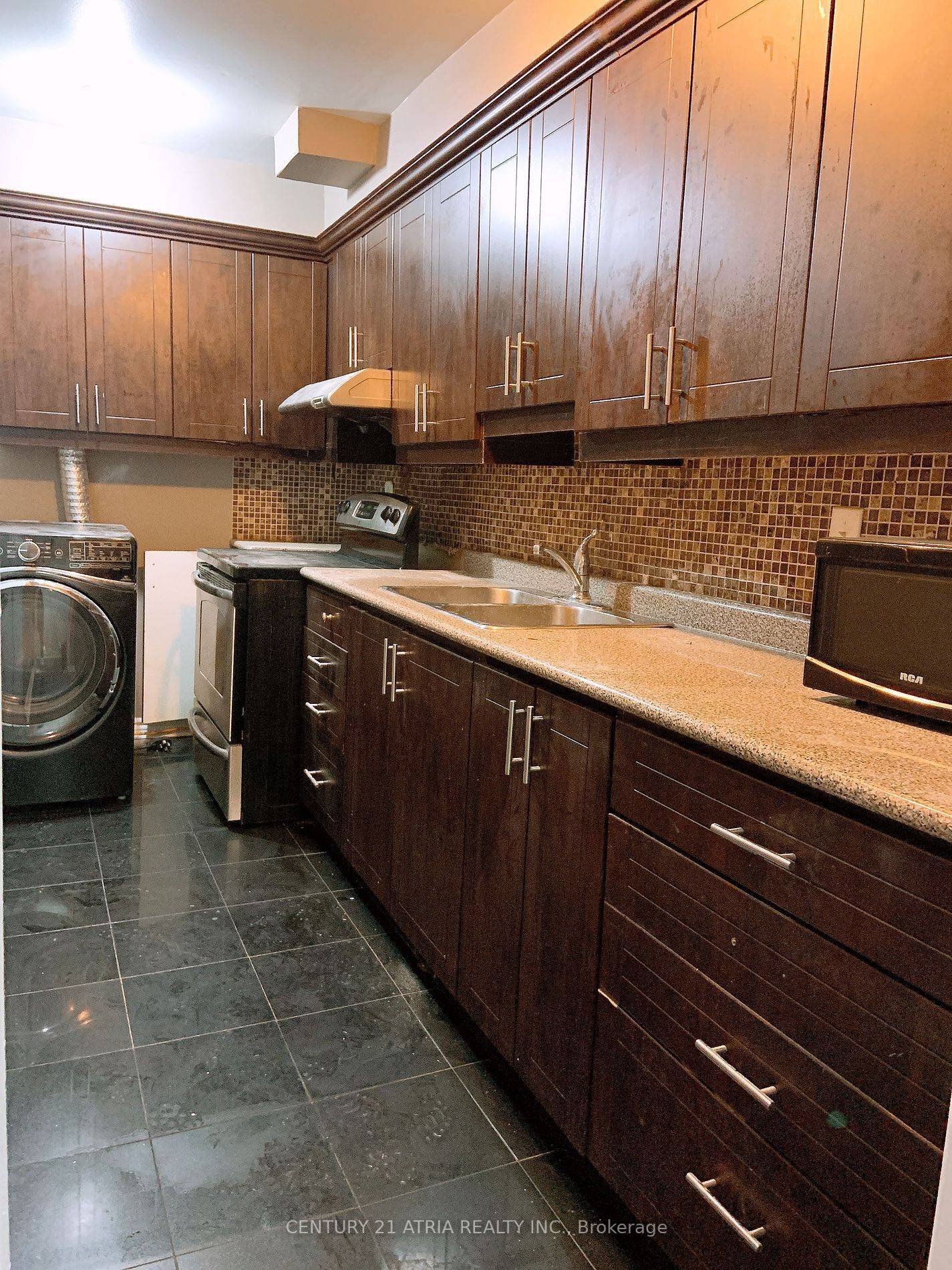 Toronto E09, ON M1E 4X2,100 Mornelle CT #1063