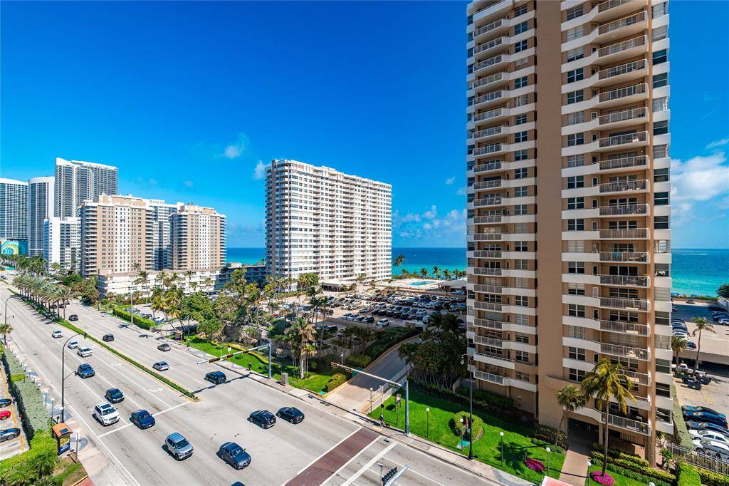 Hallandale Beach, FL 33009,1985 S Ocean Dr #8Q
