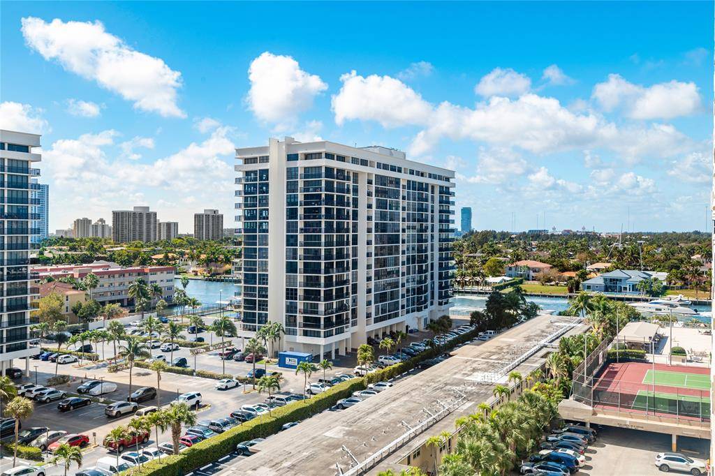 Hallandale Beach, FL 33009,1985 S Ocean Dr #8Q