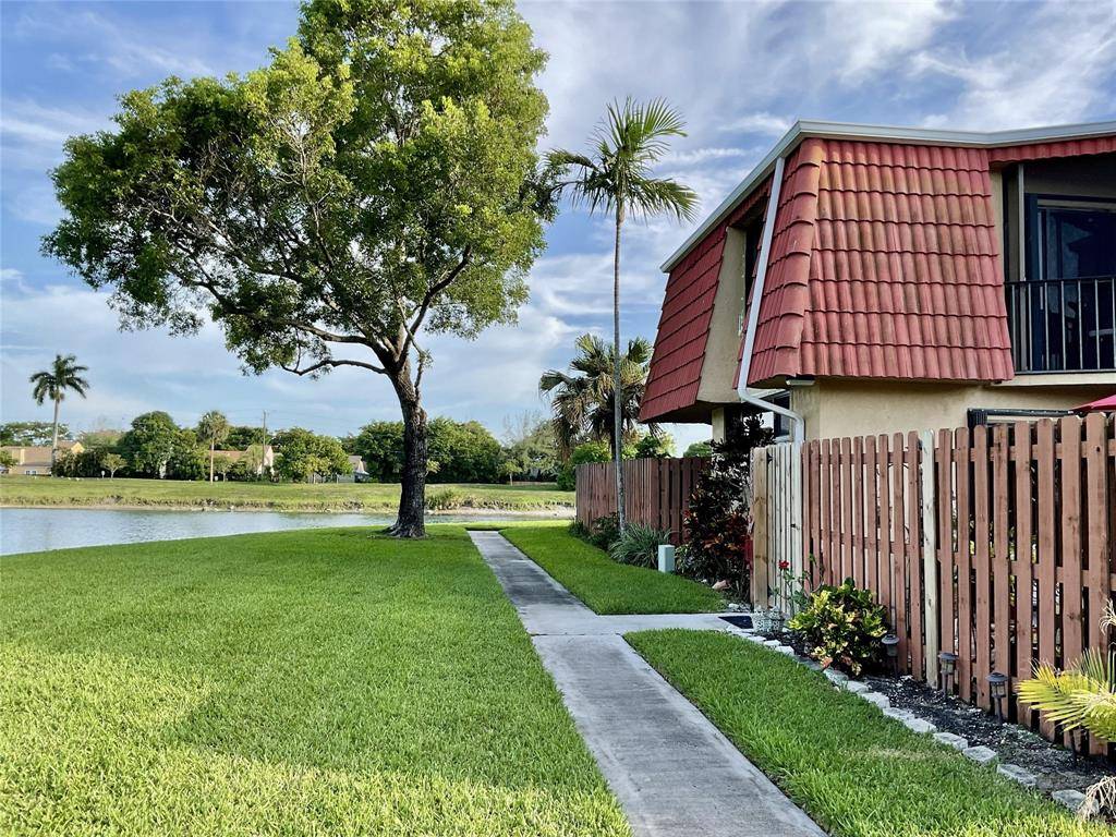 Boca Raton, FL 33433,8376 Trent Ct #B