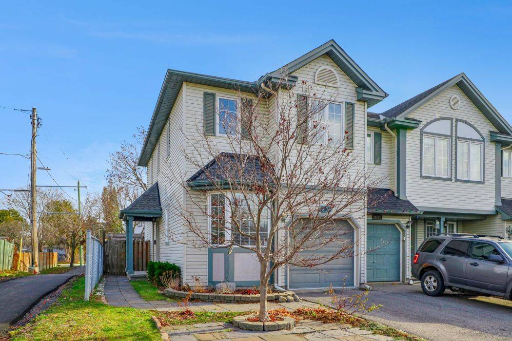 Alta Vista And Area, ON K1G 0B1,2001 O AVE