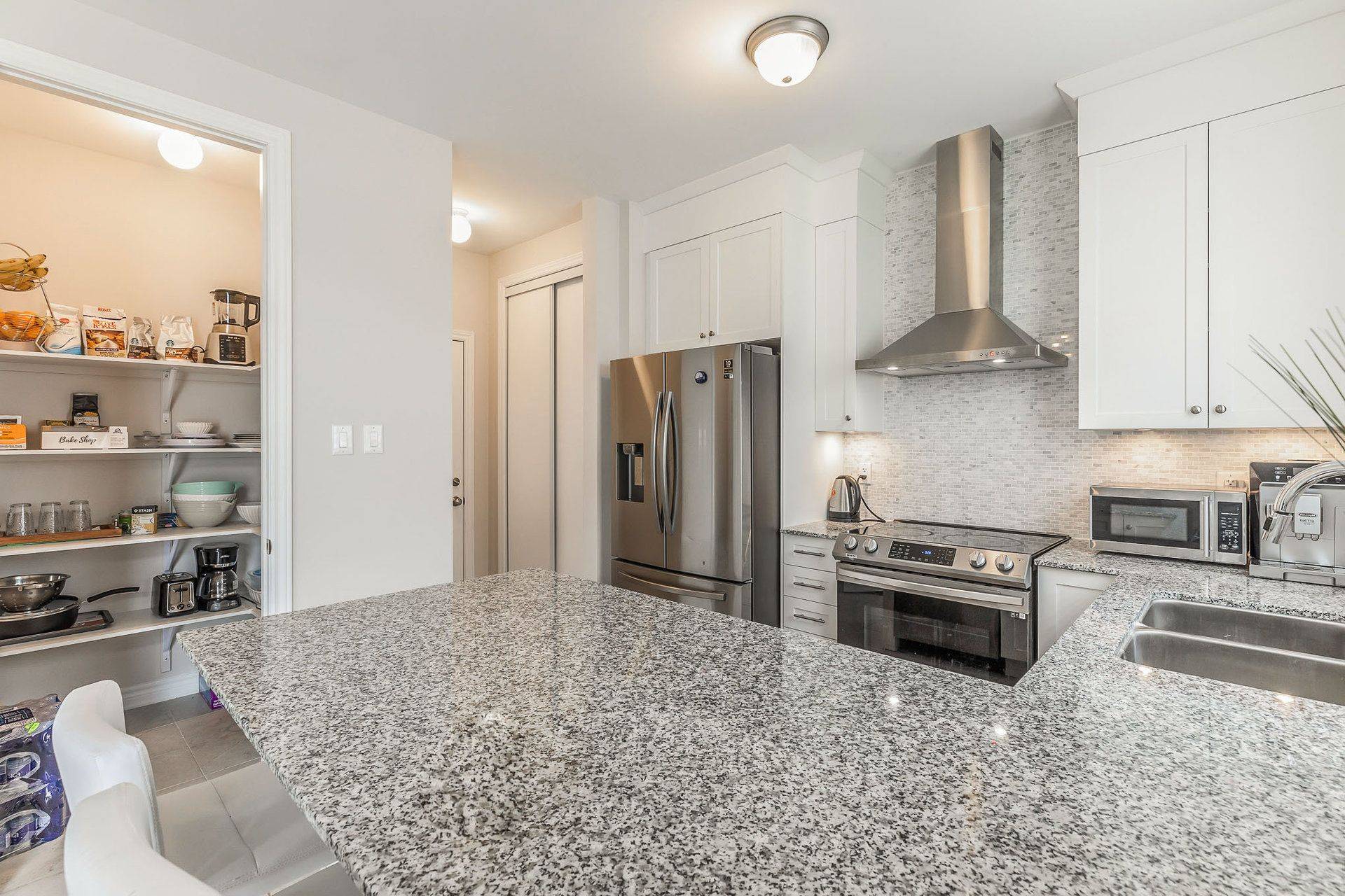 Orleans - Convent Glen And Area, ON K1W 0N5,708 Vennecy TER