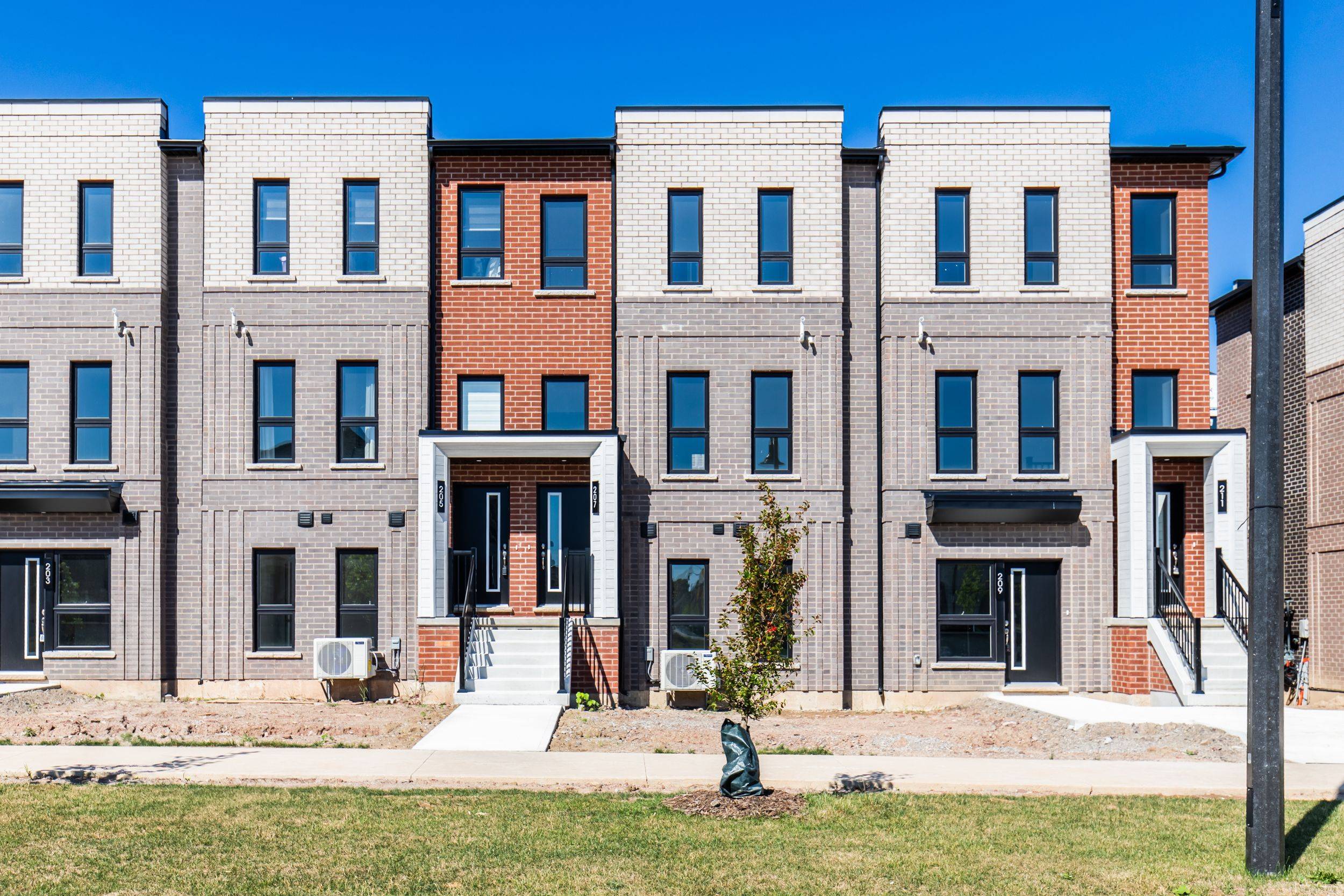 Hamilton, ON L0R 2H7,207 Burke ST