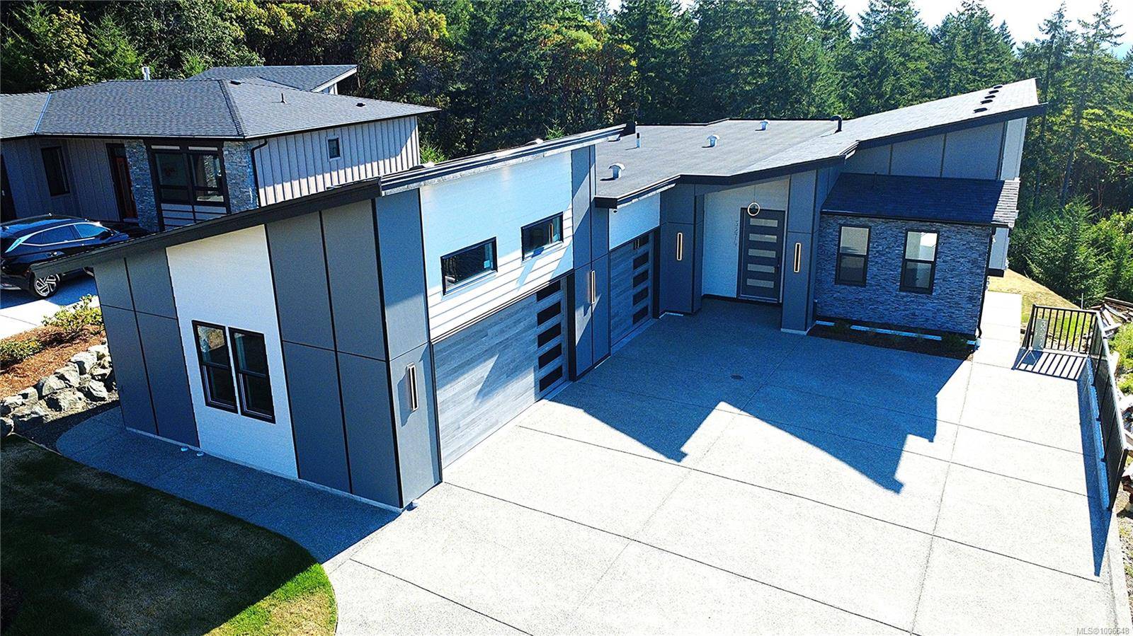 Duncan, BC V9L 0G1,3274 Woodrush Dr