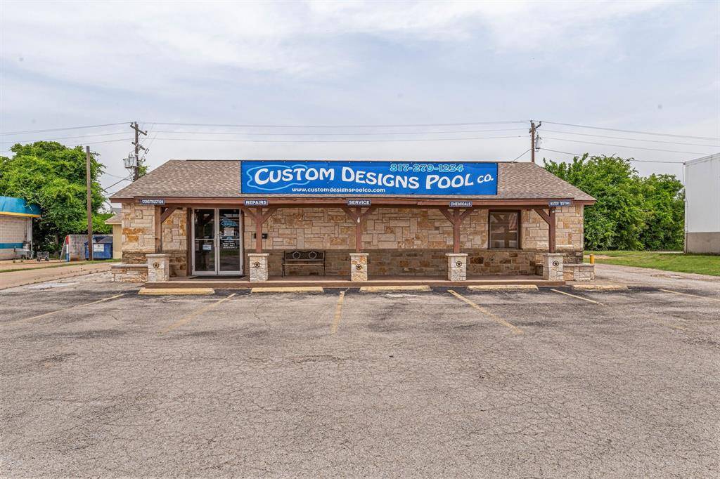 Granbury, TX 76048,904 E US Highway 377
