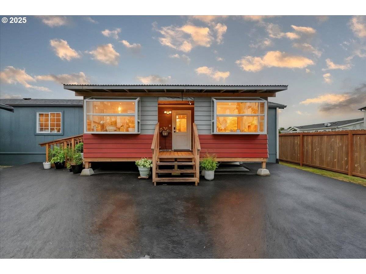 Ilwaco, WA 98624,7128 ORTELIUS DR