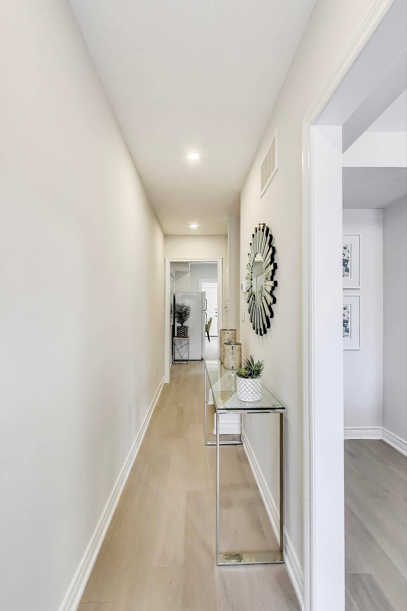 Toronto E03, ON M4C 1R6,17 Weymouth AVE