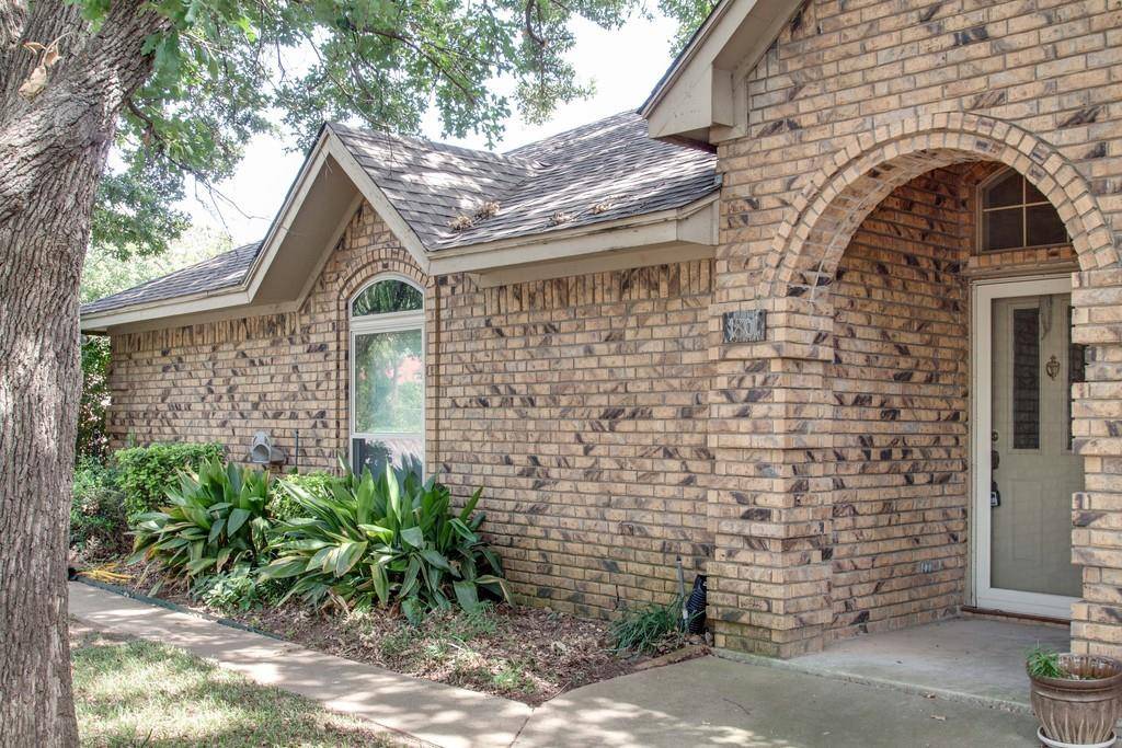 Grapevine, TX 76051,1801 W Wall Street
