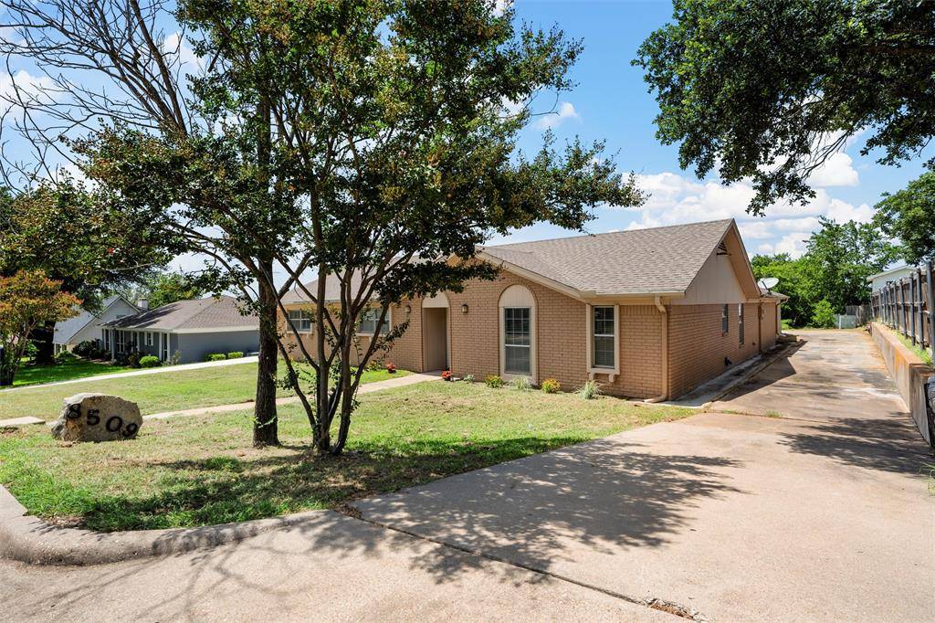 Woodway, TX 76712,8509 Briargrove Drive
