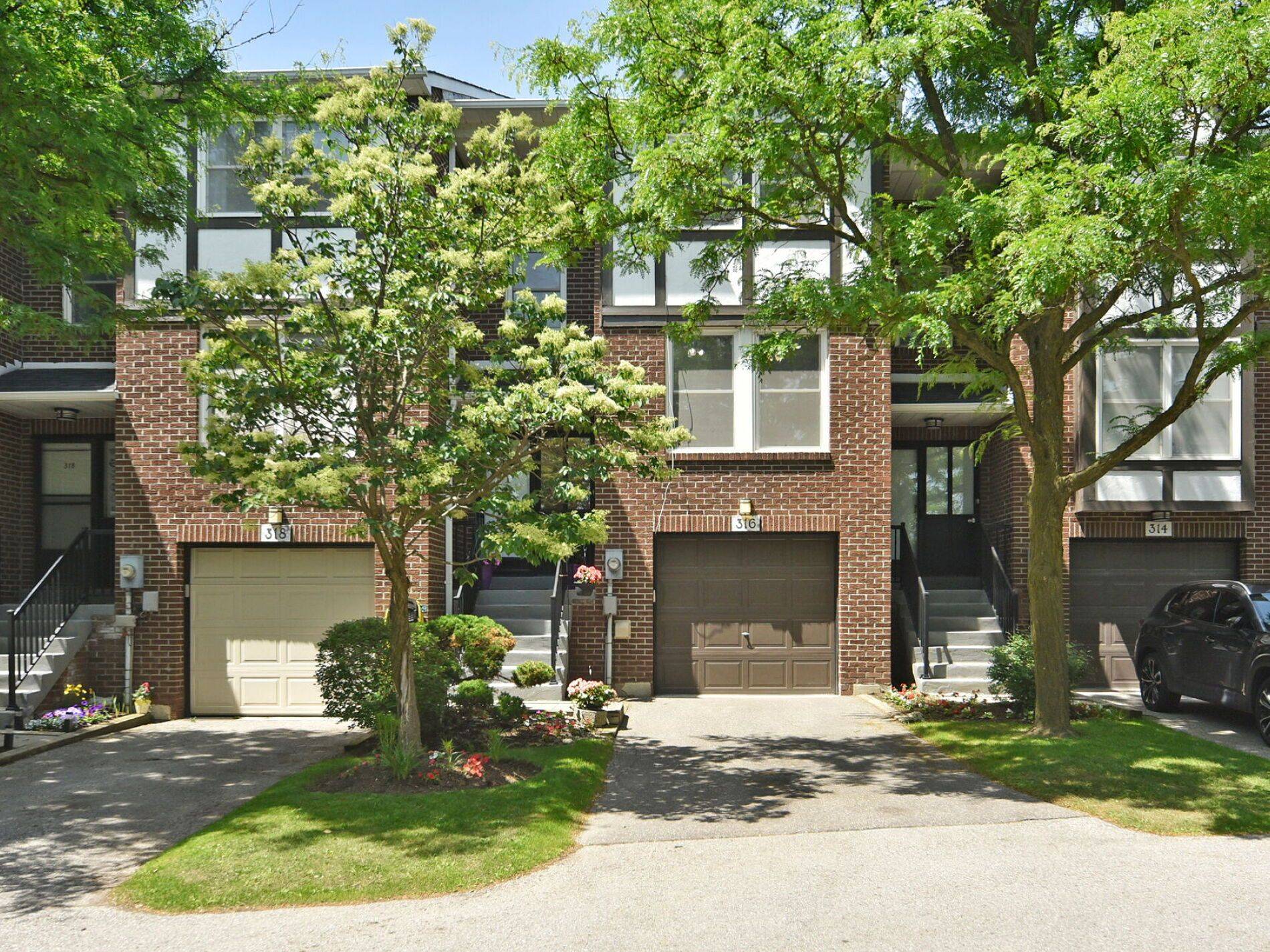 Markham, ON L3T 4T5,316 Simonston BLVD
