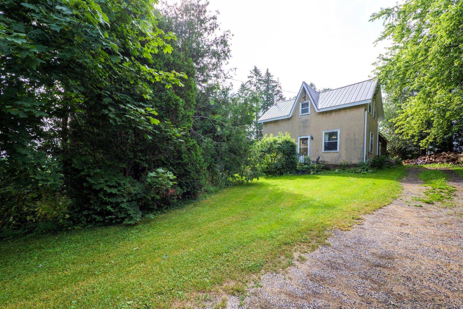 Grey Highlands, ON N4L 1W5,845258 Deviation RD