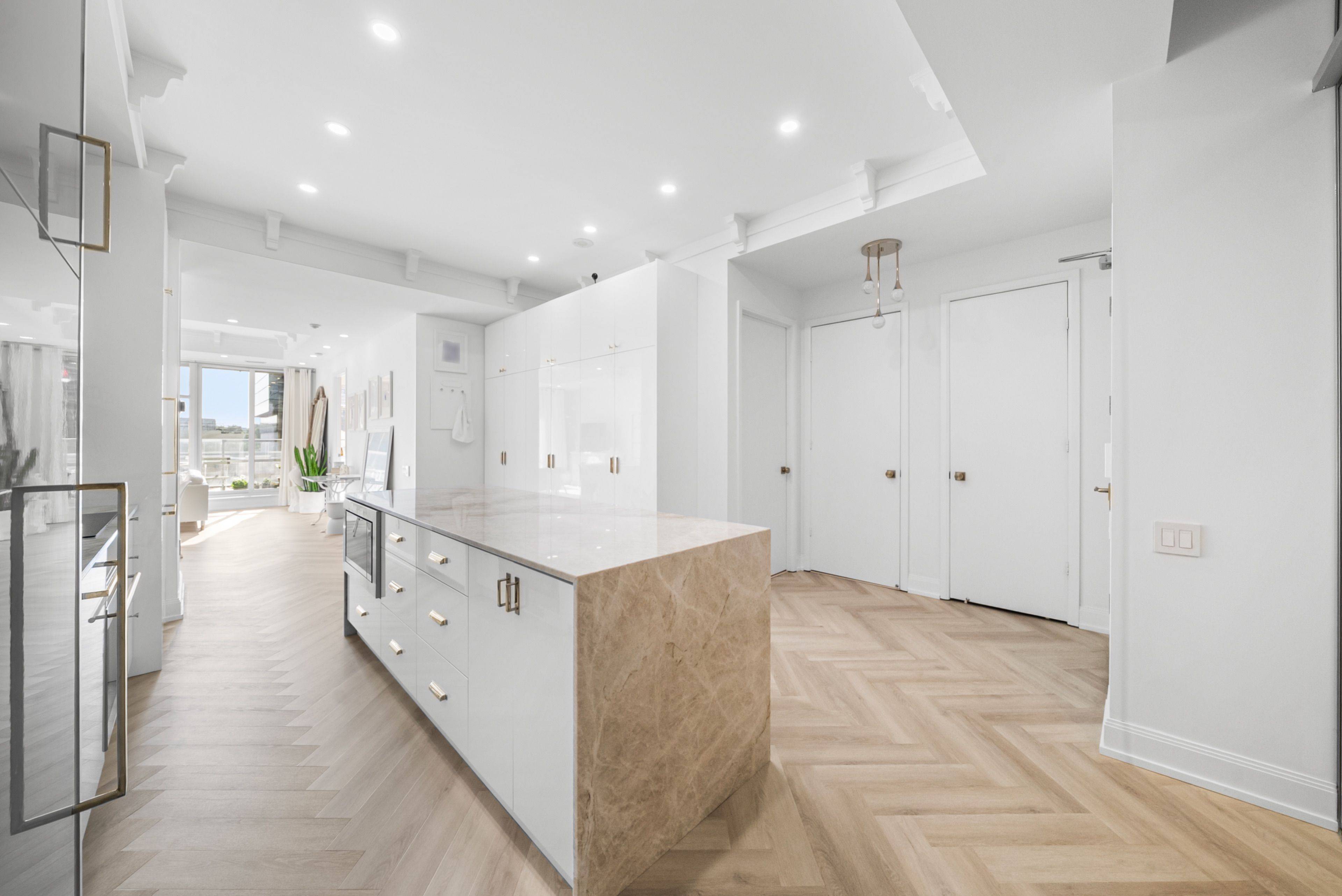 Toronto C10, ON M4S 3H7,2181 Yonge ST #409