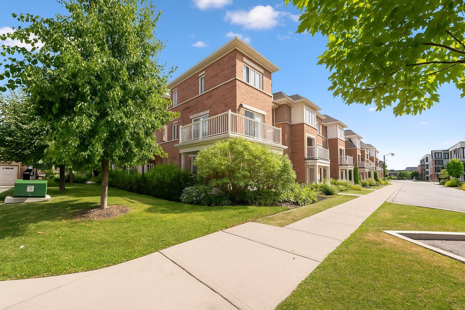 Milton, ON L9T 8M7,165 Hampshire WAY #71