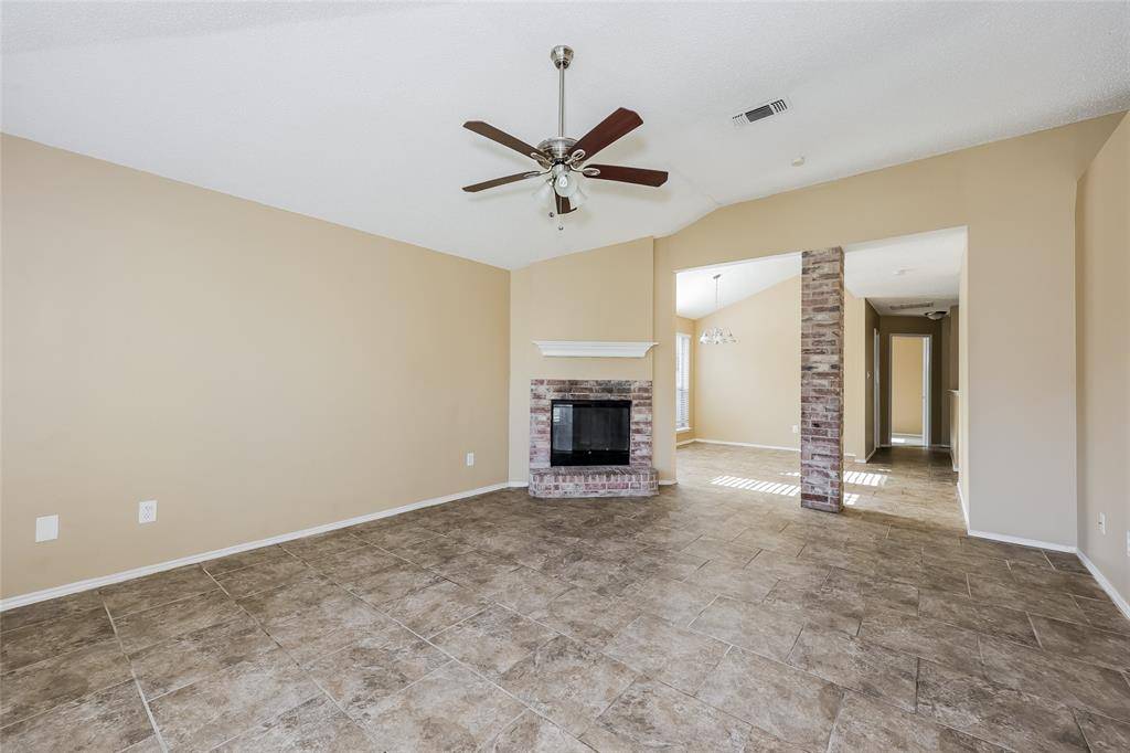 Arlington, TX 76017,940 Danforth Place