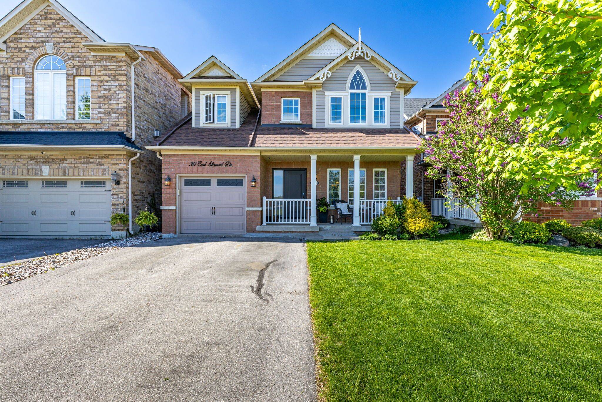 Aurora, ON L4G 7P4,30 Earl Stewart DR