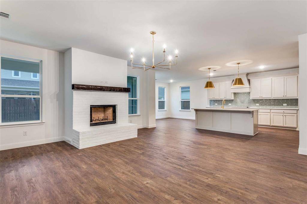 Willow Park, TX 76087,317 W Paddock