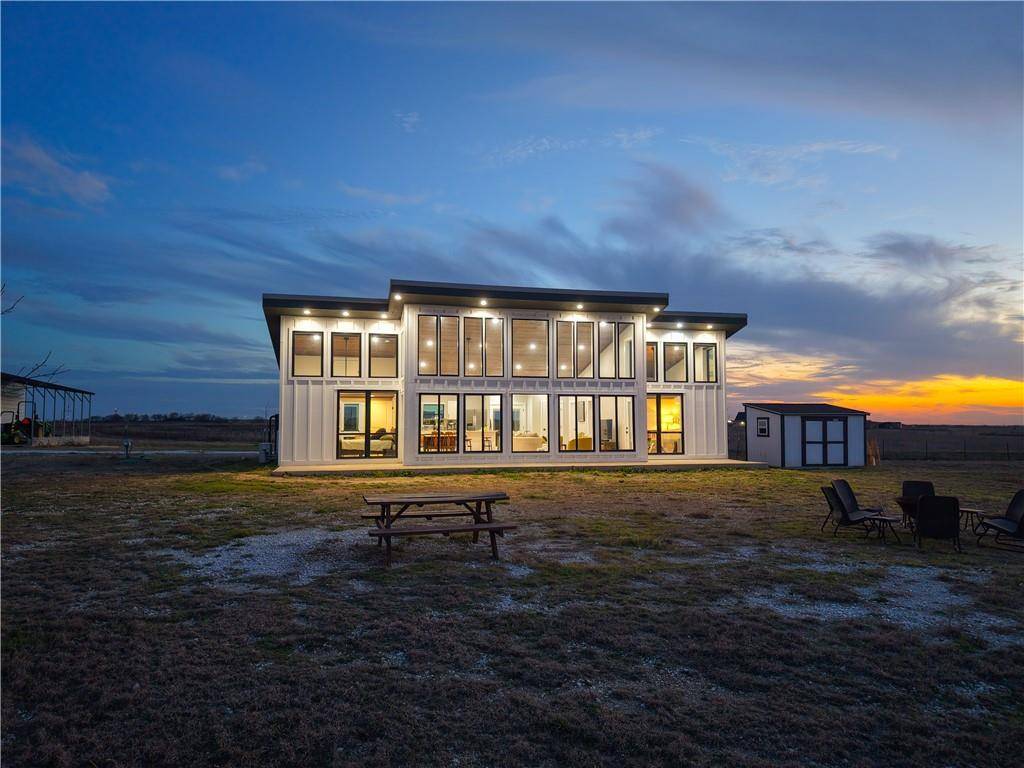 Abbott, TX 76621,232 Hcr 2302