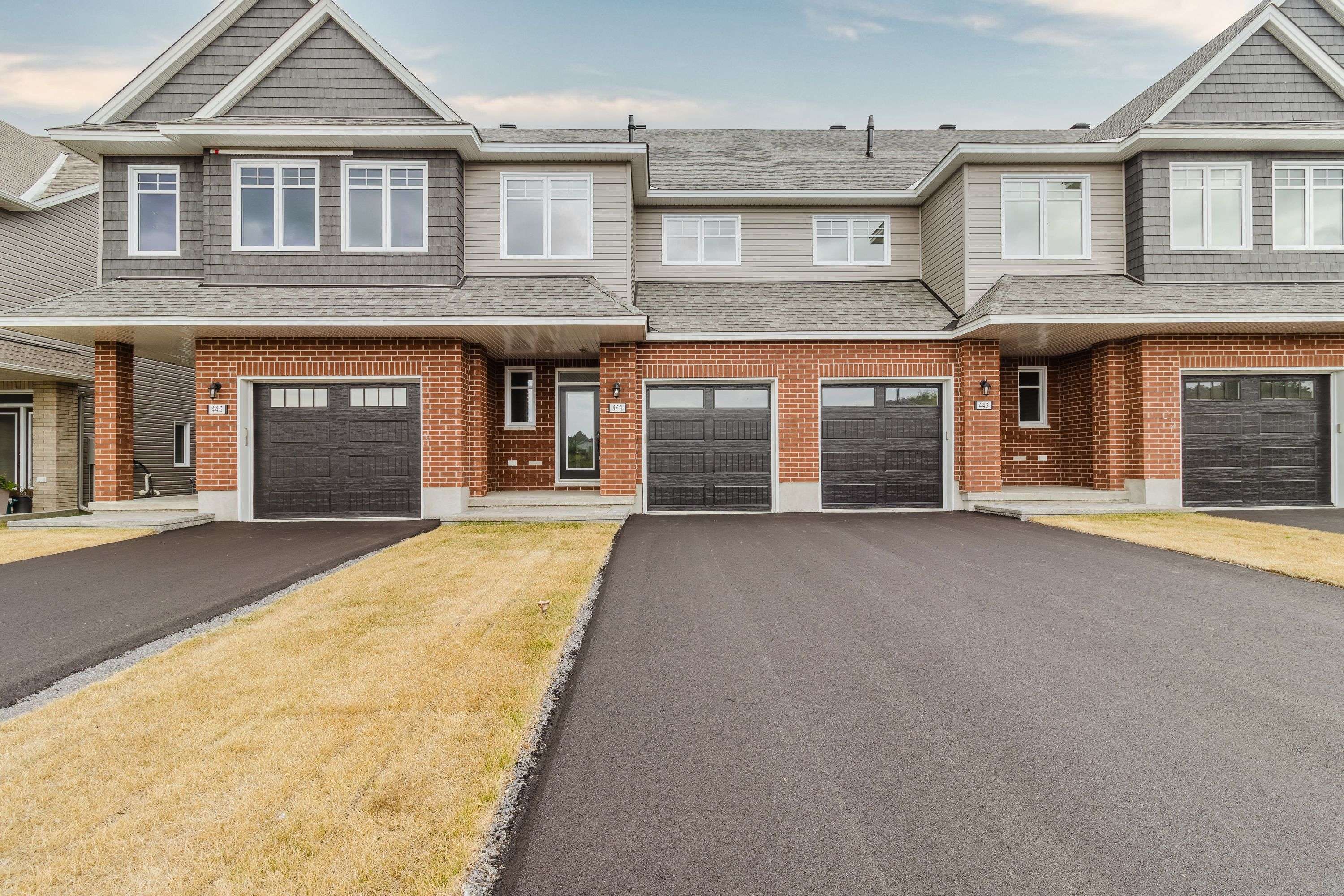Kingston, ON K7P 0V6,444 Buckthorn DR