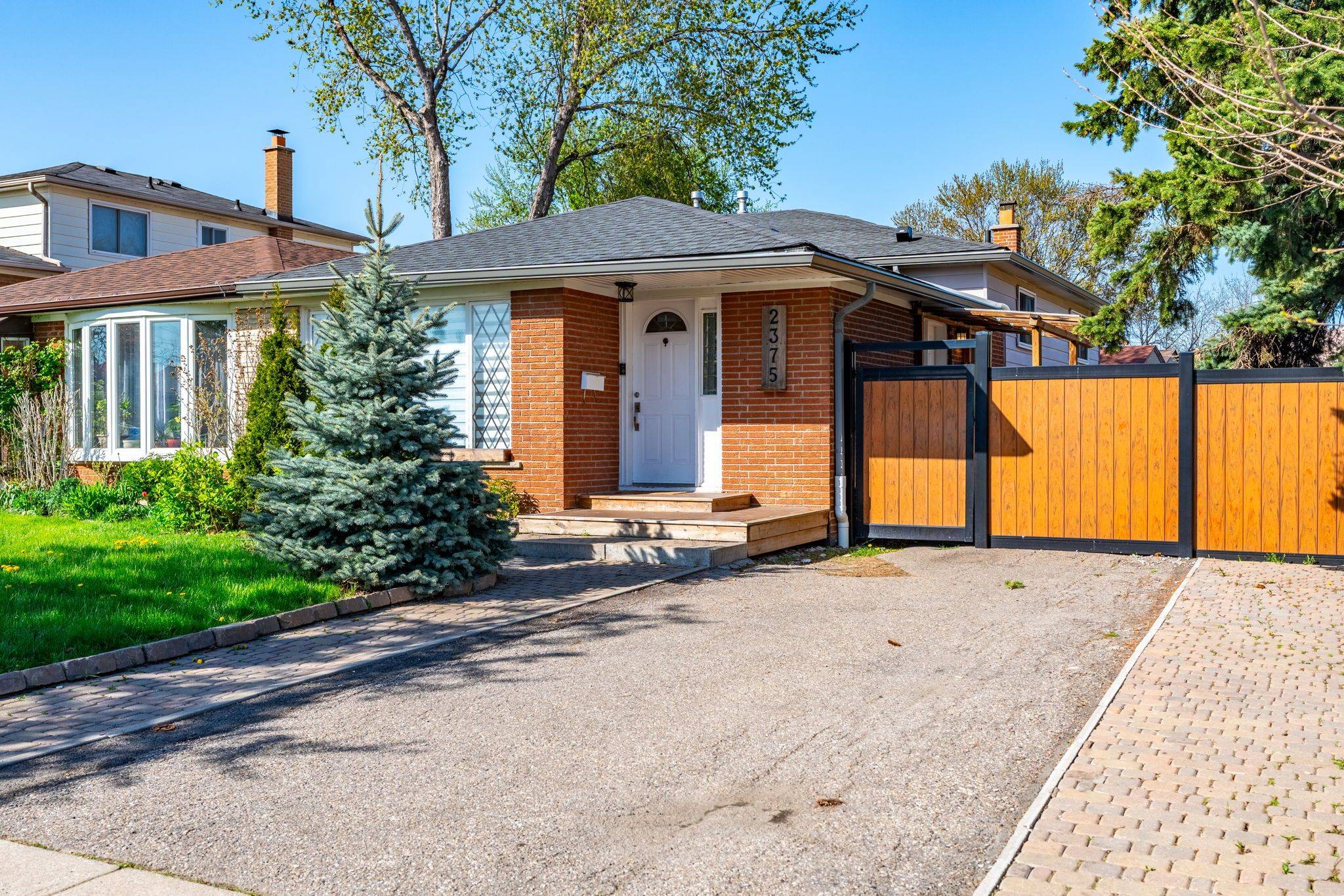 Mississauga, ON L5B 1Z4,2375 Gareth RD
