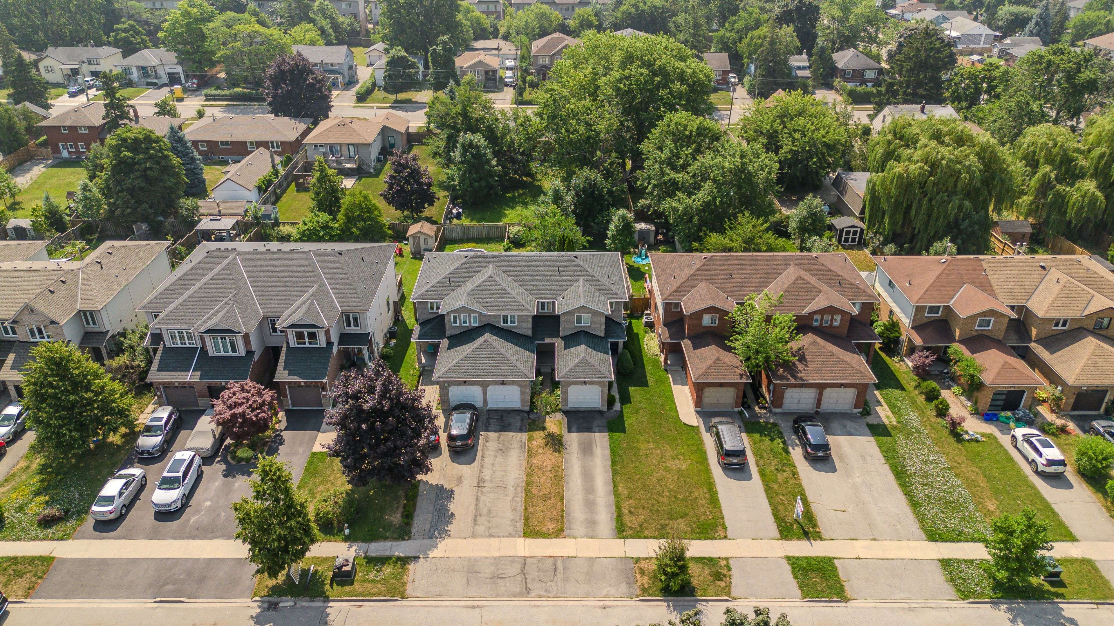 Burlington, ON L7R 4P4,1386 Treeland ST