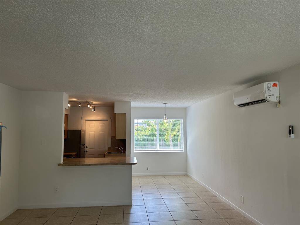 Fort Lauderdale, FL 33316,1440 Miami Rd #4