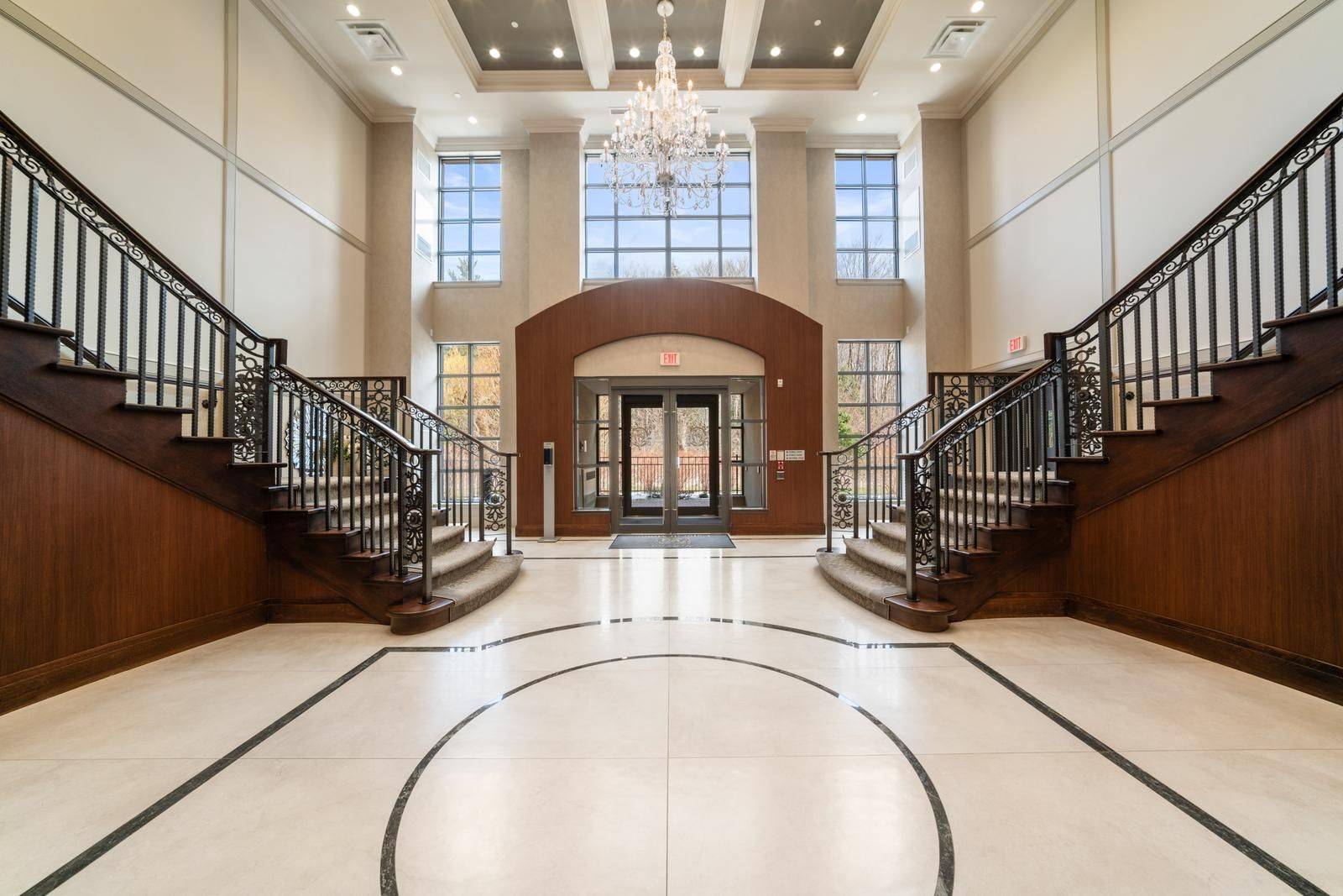 Vaughan, ON L4L 1A6,9909 Pine Valley DR #317